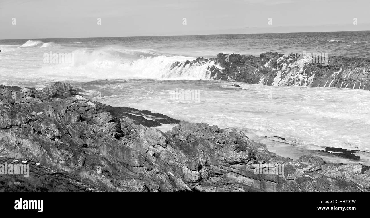 La sfocatura in Sud Africa sky oceano riserva tsitsikamma natura e rocce Foto Stock