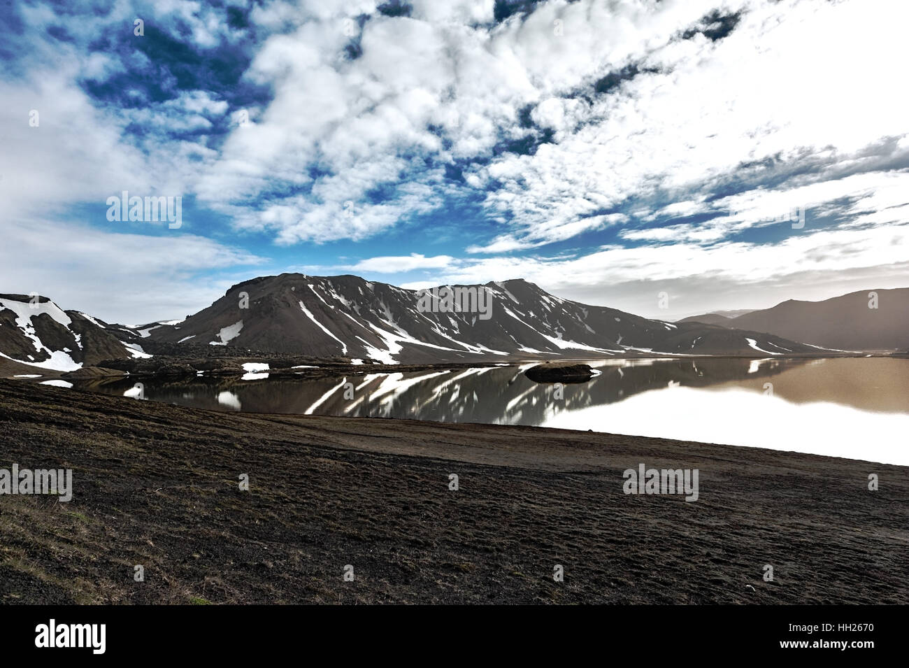 Landmannalaugar. È noto per la sua naturale sorgenti calde geotermali e il paesaggio circostante. Foto Stock