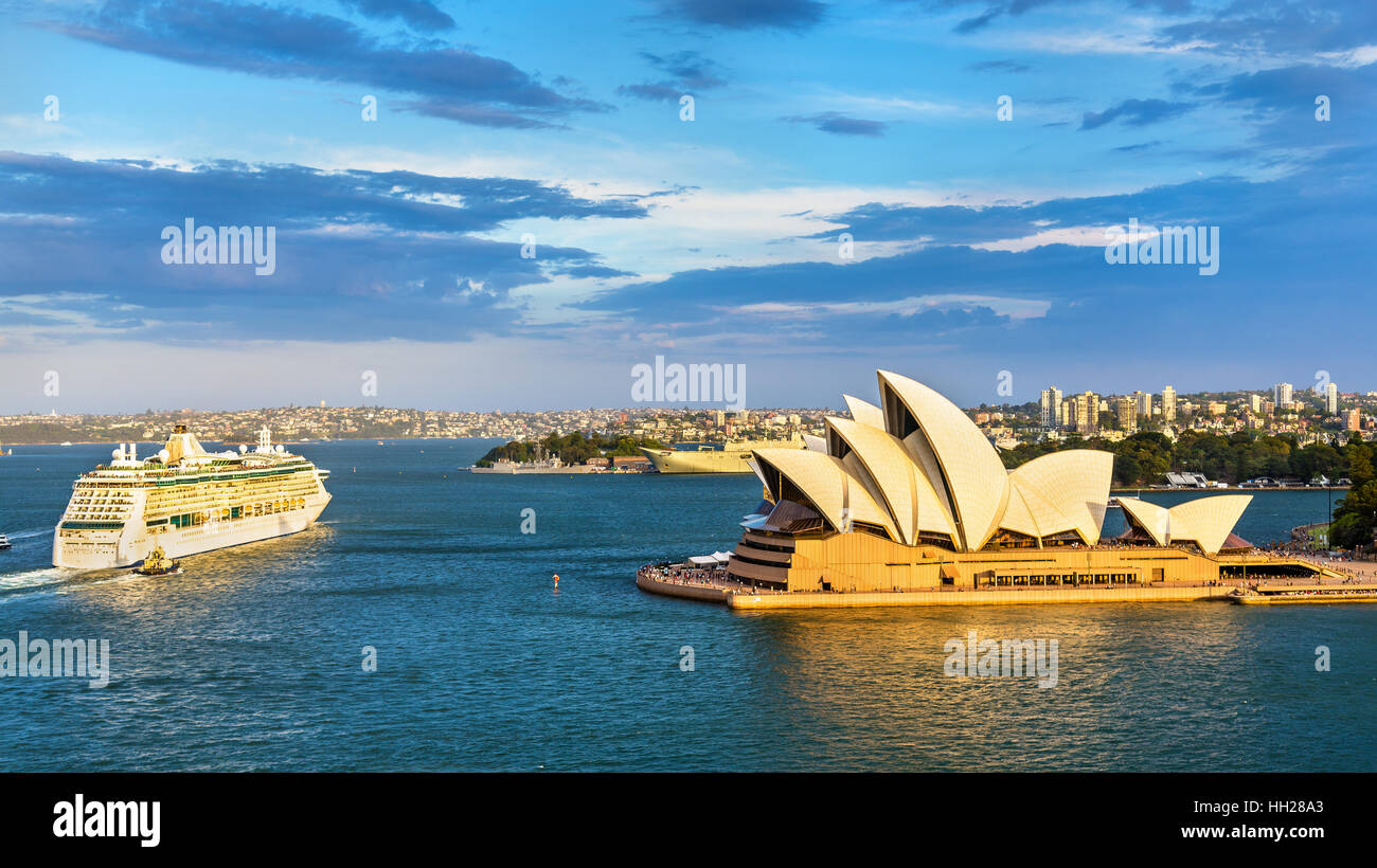 Il Porto di Sydney come si vede dal ponte - Australia Foto Stock