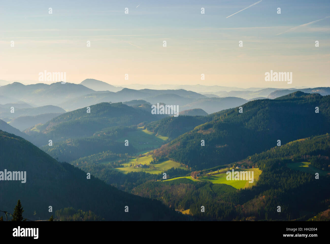 Naturpark Ötscher-Tormäuer: guardare dalla montagna Ötscher sulle montagne Eisenwurzen, Mostviertel, Niederösterreich, Austria Inferiore, Austria Foto Stock