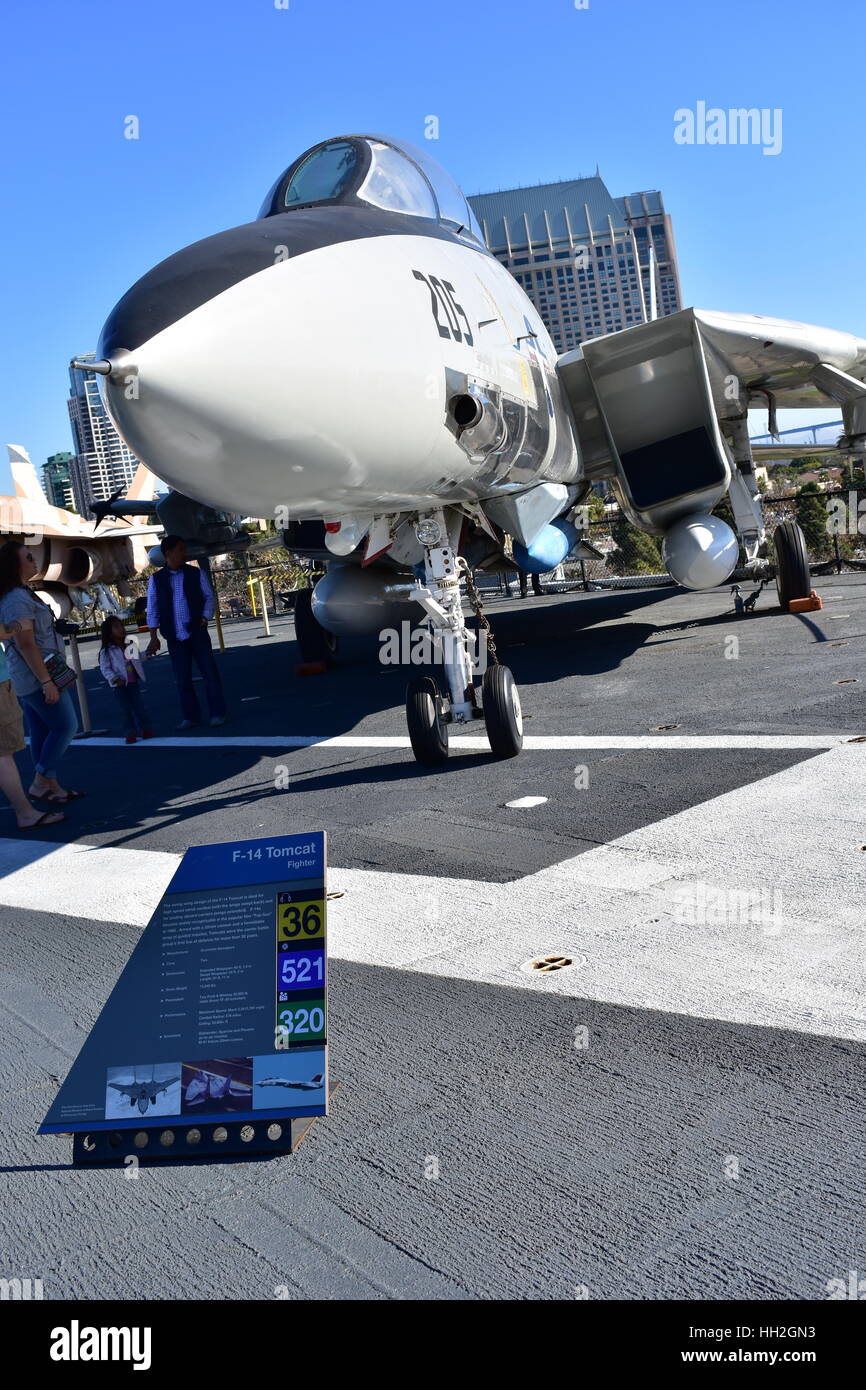 San Diego California - USA - Dic 04,2016 - USS Midway F-14 Tomcat Fighter Foto Stock