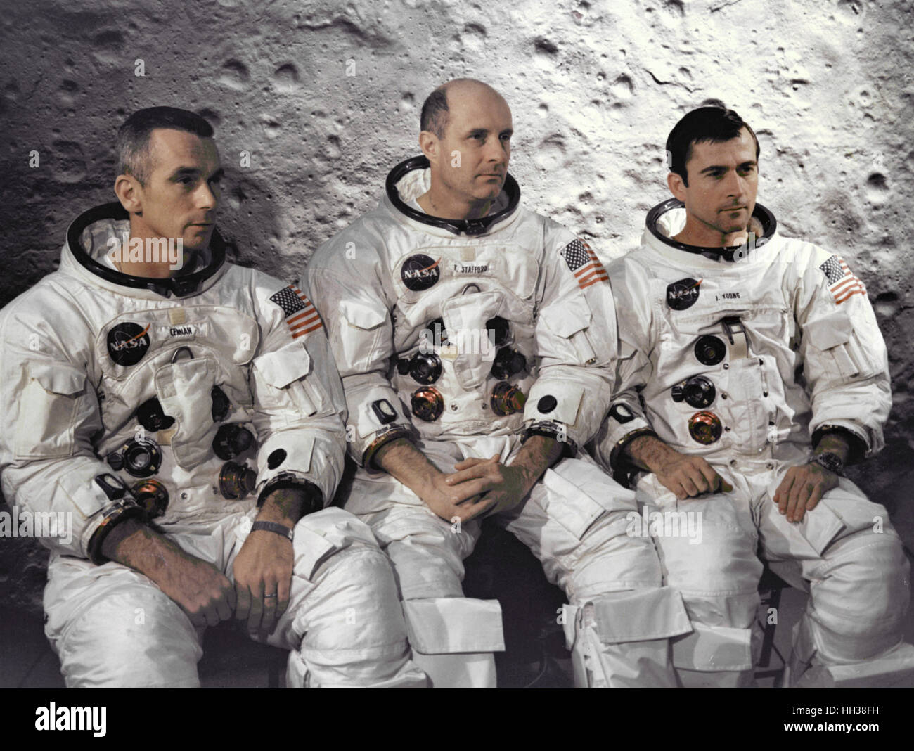 Florida, Stati Uniti d'America. 3 Aprile, 1969. Il primo equipaggio dell'Apollo 10 orbita lunare missione visto presso il Kennedy Space Center. Da sinistra a destra: il Modulo Lunare pilota, Eugene A. Cernan, Commander, P. Thomas Stafford e il pilota del modulo di comando John W. Young. Credito: la NASA via CNP /MediaPunch Foto Stock