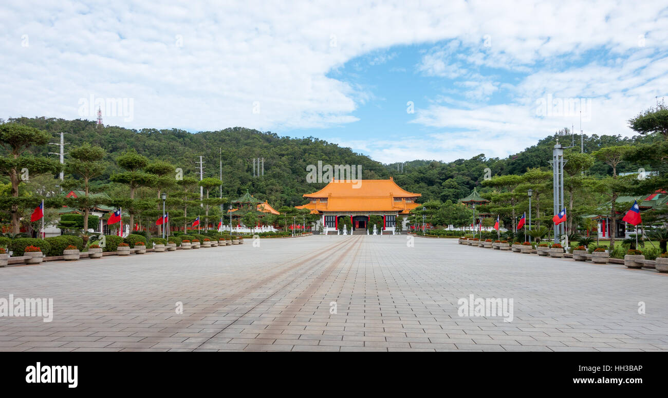 TAIPEI, Taiwan: Square presso il rivoluzionario il Santuario dei Martiri, dedicata ai caduti della Repubblica di Cina Foto Stock