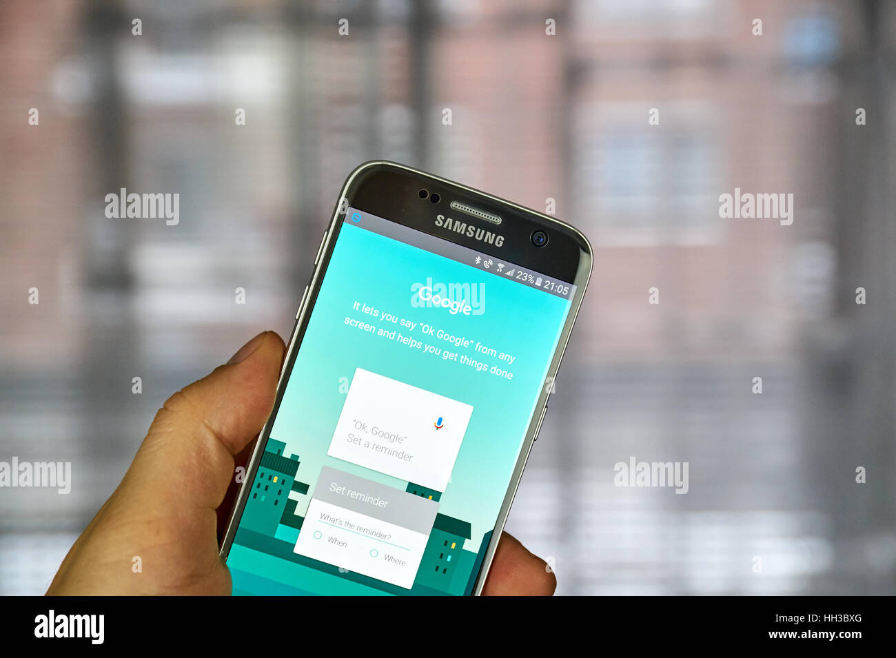 MONTREAL, Canada - 23 dicembre 2016 : OK Applicazione Google sul Samsung S7 schermo Foto Stock