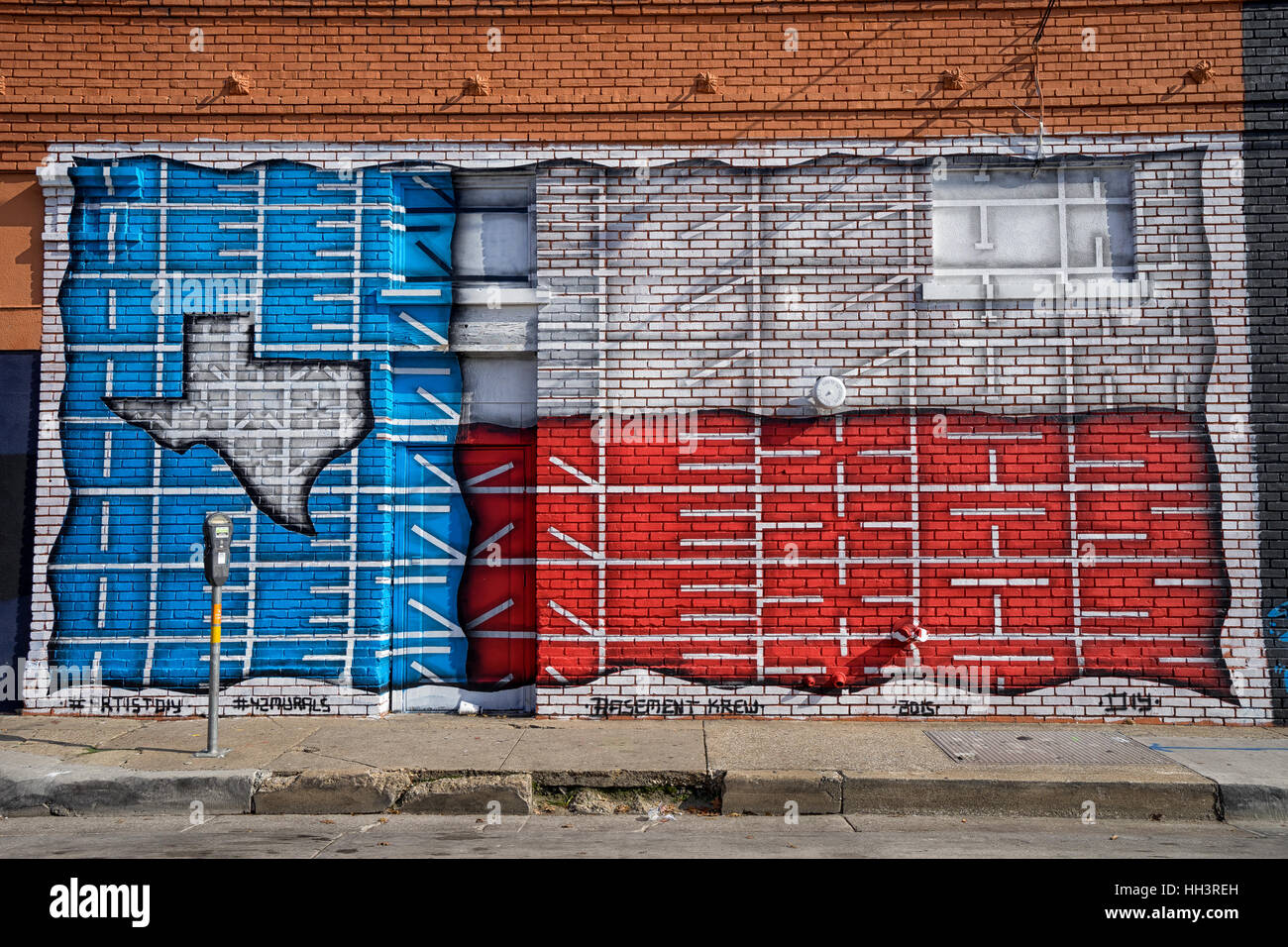 Dicembre 25, 2016, Dallas, Texas: il Deep Ellum area della città è conosciuta per la vasta arti graffiti dipinti sui muri Foto Stock