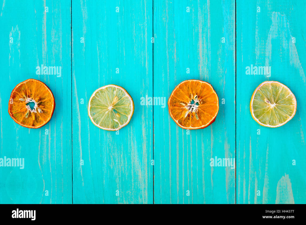 Secco quattro fette di arancia e di limone . I benefici della frutta. Foto Stock