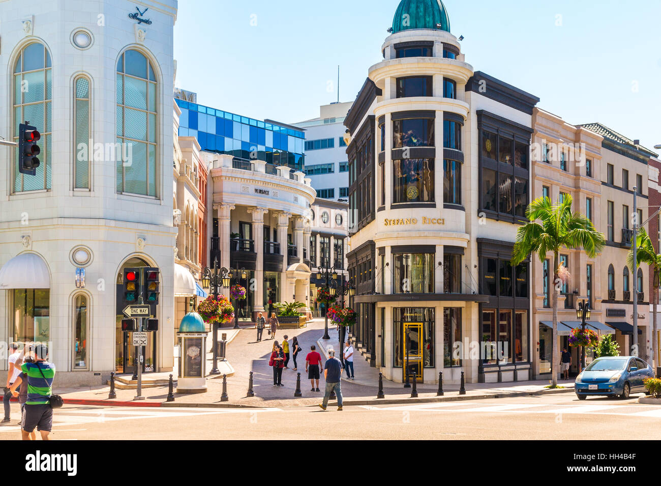 Di Rodeo Drive a Beverly Hills è un affluente shopping quartiere noto per etichetta di design e haute couture. Foto Stock