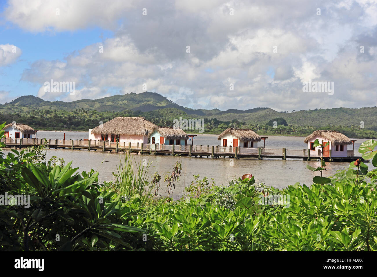 Cabanas offshore al terminal delle navi da crociera e ambra Cove, Repubblica Dominicana Foto Stock