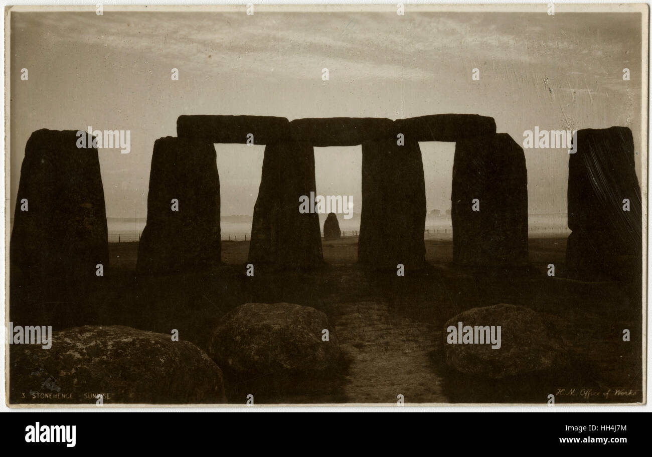 Stonehenge, Wiltshire - Alba attraverso le pietre Foto Stock