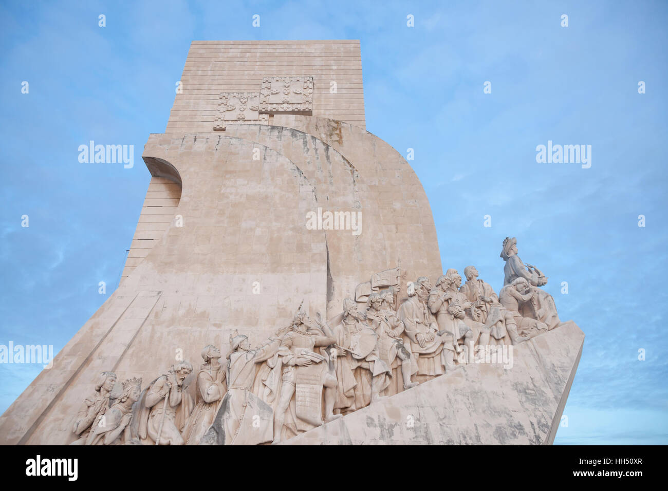 Lisbona, Portogallo: monumento Padrão dos Descobrimentos al portoghese Età delle Scoperte nel XV e XVI secolo. Foto Stock