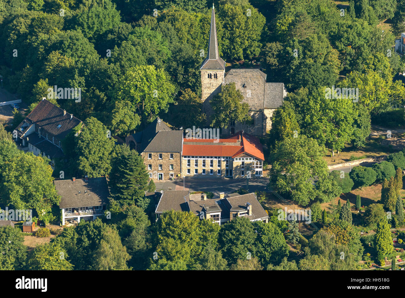 Il villaggio Stiepeler chiesa, 1000 anni, Bochum, la zona della Ruhr, Germania, Europa, bird-occhi, visualizza foto aerea, foto aerea, Foto Stock