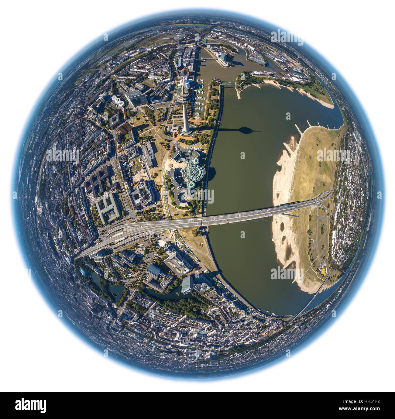 Il Parlamento, la torre della televisione, Reno Arch, Old Town, Vista Fish-Eye, fisheye, Dusseldorf, Renania, Basso Reno, Foto Stock