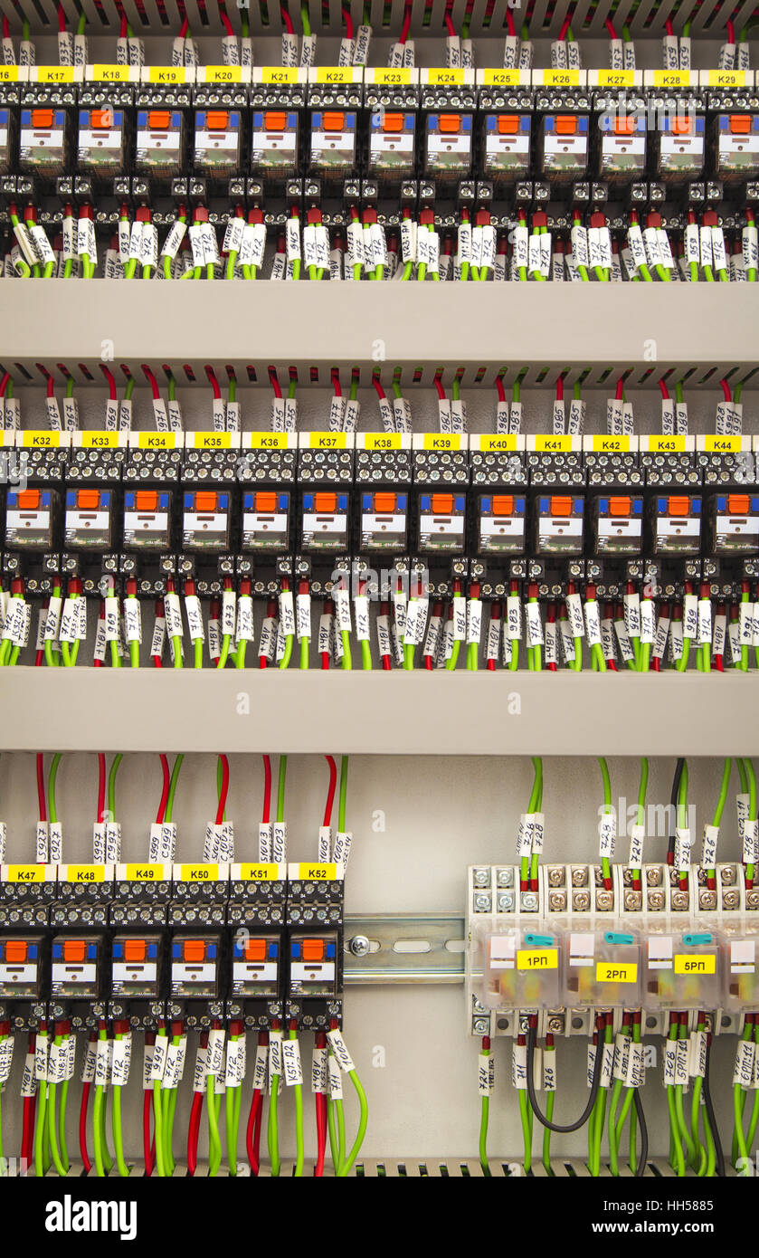 Comando elettrico armadio con dispositivi elettrici Foto Stock