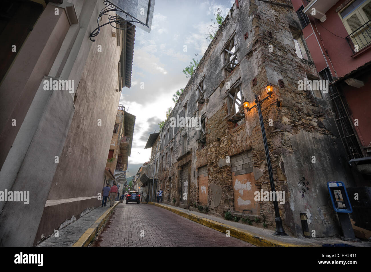 Giugno 25, 2016 Panama City, Panama: rovine nel decadimento nel Casco Viejo il centro storico della capitale Foto Stock