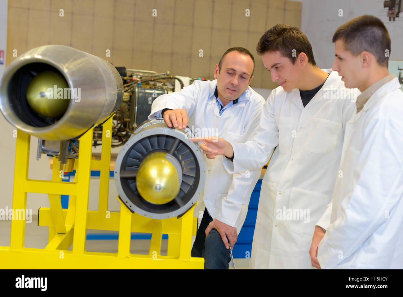 Gli studenti in cerca di turbine Foto Stock