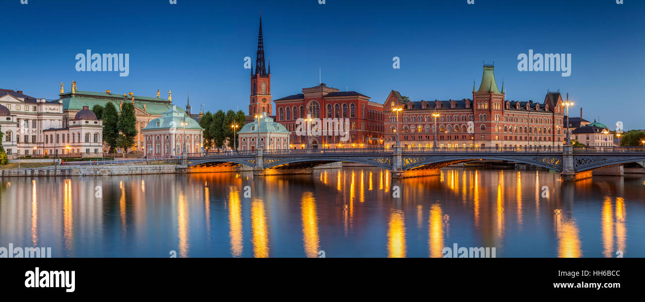 Panorama di Stoccolma, immagine panoramica di Stoccolma in Svezia durante il blu crepuscolo ora. Foto Stock