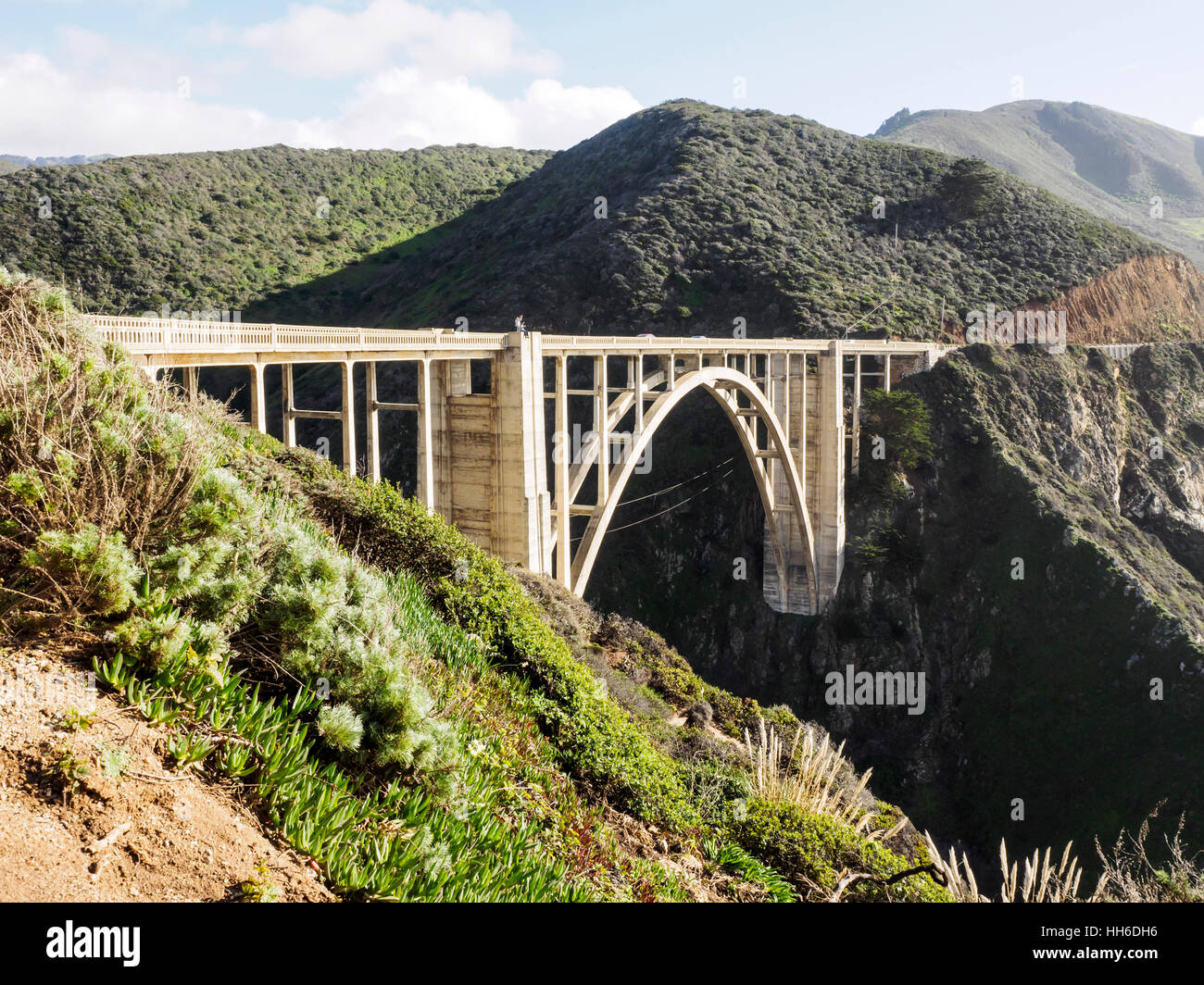 L'iconico Bixby ponte Bixby Creek sul Pacific Highway (California State Route 1) vicino a Big Sur. Foto Stock