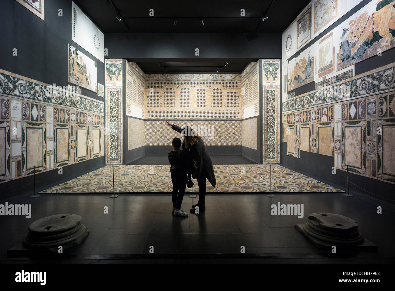 Roma. L'Italia. MAME Museo Nazionale dell'Alto Medioevo, Piazza Guglielmo Marconi, EUR. La ricostruzione dell'aula della domus di Porta Marina di Ostia, Foto Stock