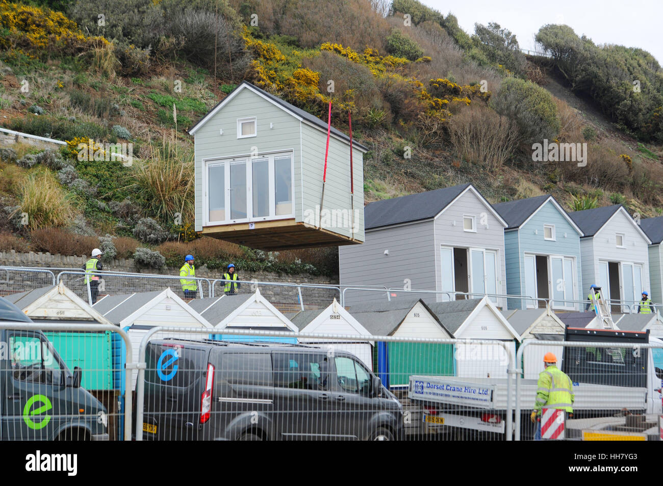 Bournemouth, Regno Unito. Il 17 gennaio 2017. Bournemouth il primo 'over night' spiaggia capanne sono installati nei pressi del molo a Boscombe come parte di Bournemouth Borough Strategia sul lungomare. Il 'lodges' hanno la loro doccia e WC e possono dormire quattro adulti e due bambini. 17 gennaio 2017 Credit: John Beasley/Alamy Live News Foto Stock