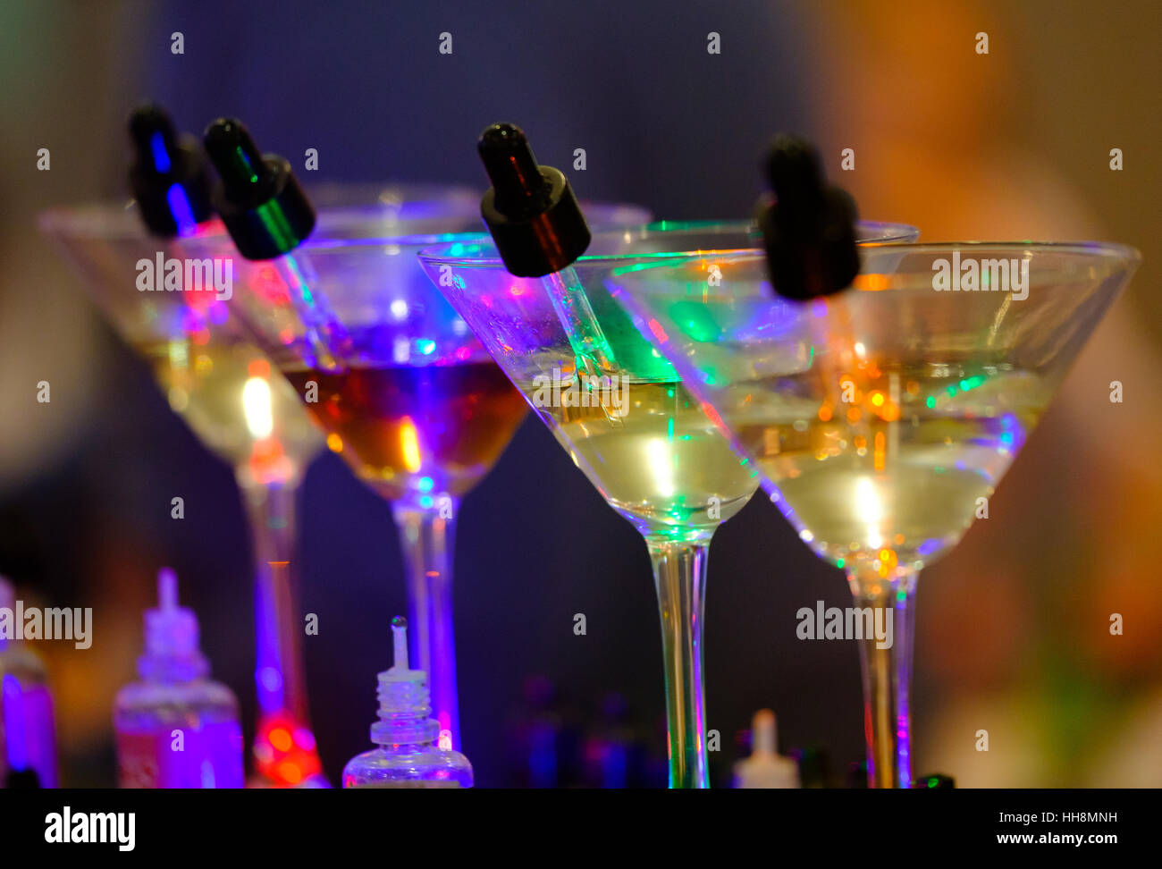 Occhiali con sapori diversi per il test Foto Stock