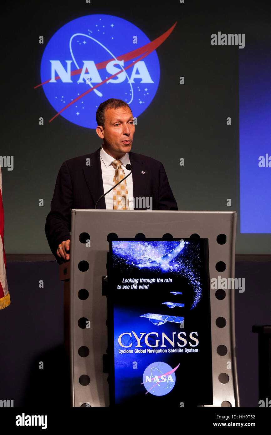 Thomas Zurbuchen, capo della direzione di missione di scienza della NASA parlando alle sedi della NASA - Washington DC, Stati Uniti d'America Foto Stock