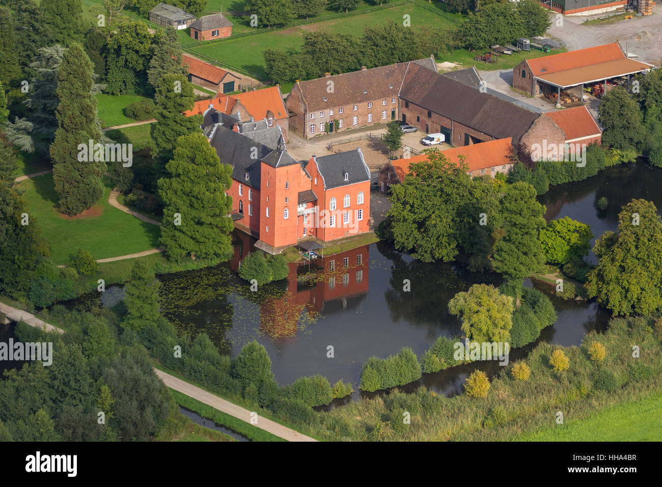 Castello Bloemersheim, Fossato, Neukirchen, Basso Reno, Renania settentrionale-Vestfalia, Germania, Europa, vista aerea, uccelli-occhi vista,antenna Foto Stock