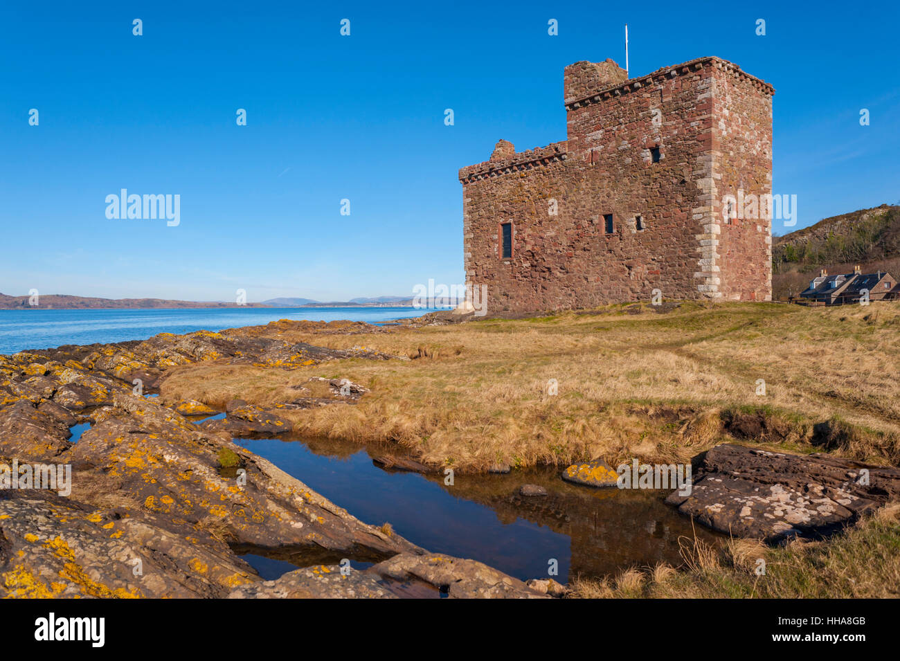 Il castello di Portencross sul fiume Clyde coast nel North Ayrshire, in Scozia, Foto Stock