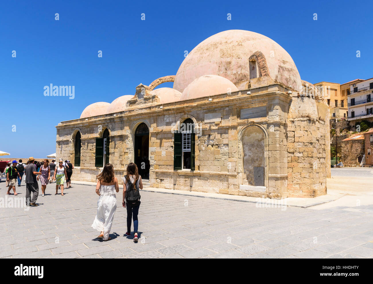 Chania moschea a cupola di Janissaries nel vecchio porto veneziano, Hania, Creta, Grecia Foto Stock