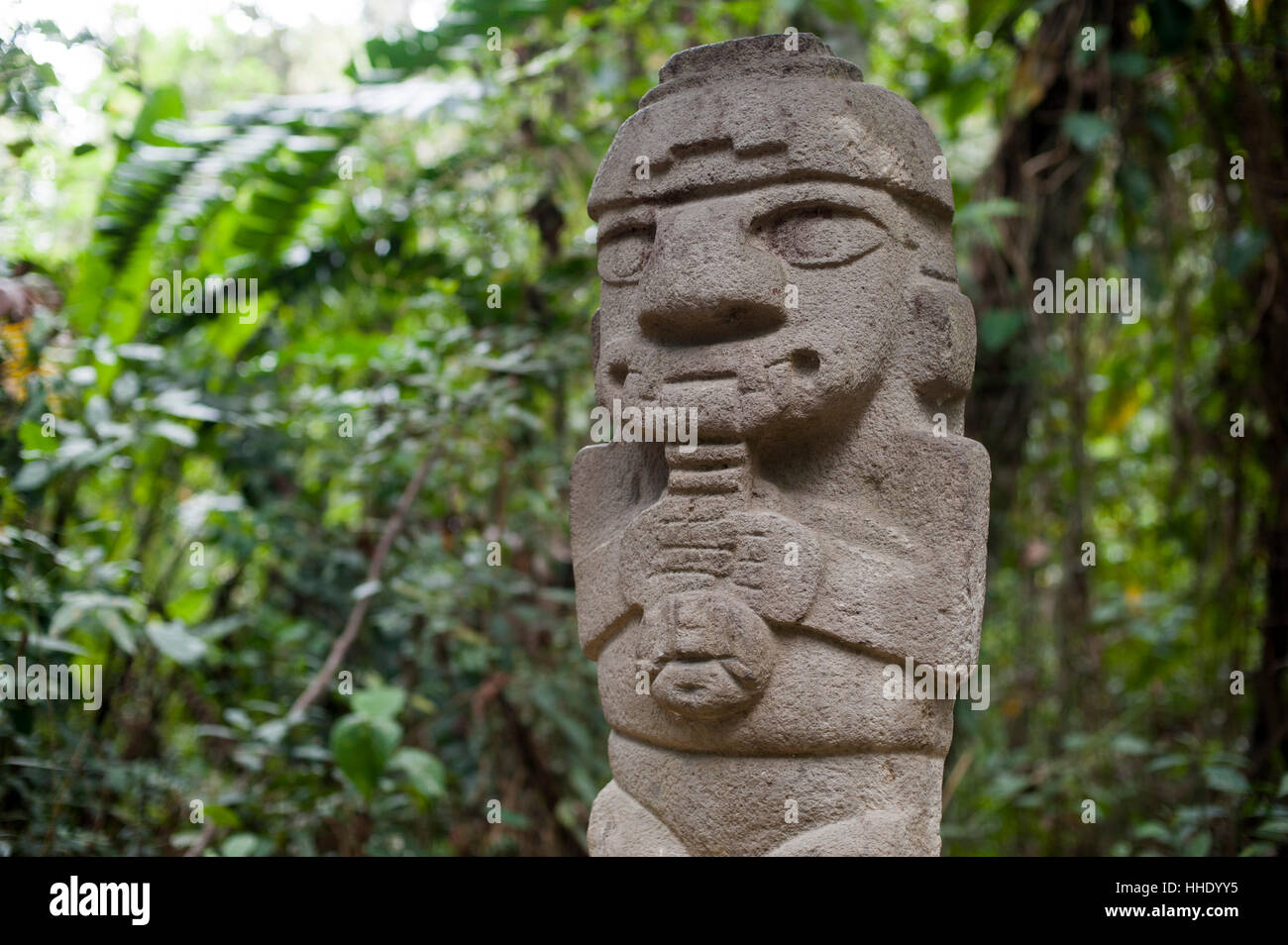 Un antico pre-Colombiano scultura in pietra a San Agustin, UNESCO, nel sud della Colombia Foto Stock