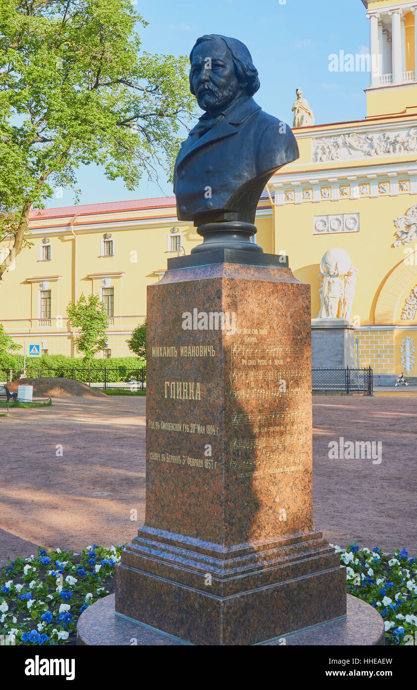 Busto del compositore Mikhail Glinka Admiralty giardini, Palace terrapieno, San Pietroburgo Russia Foto Stock