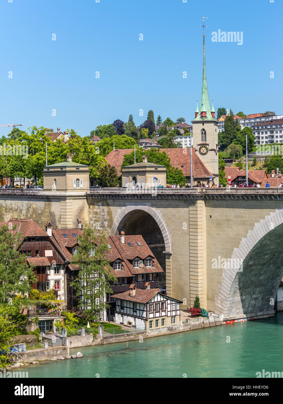Case medievali di rivestimento per le rive del fiume Aare a Berna (Patrimonio Unesco), la capitale della Svizzera Foto Stock