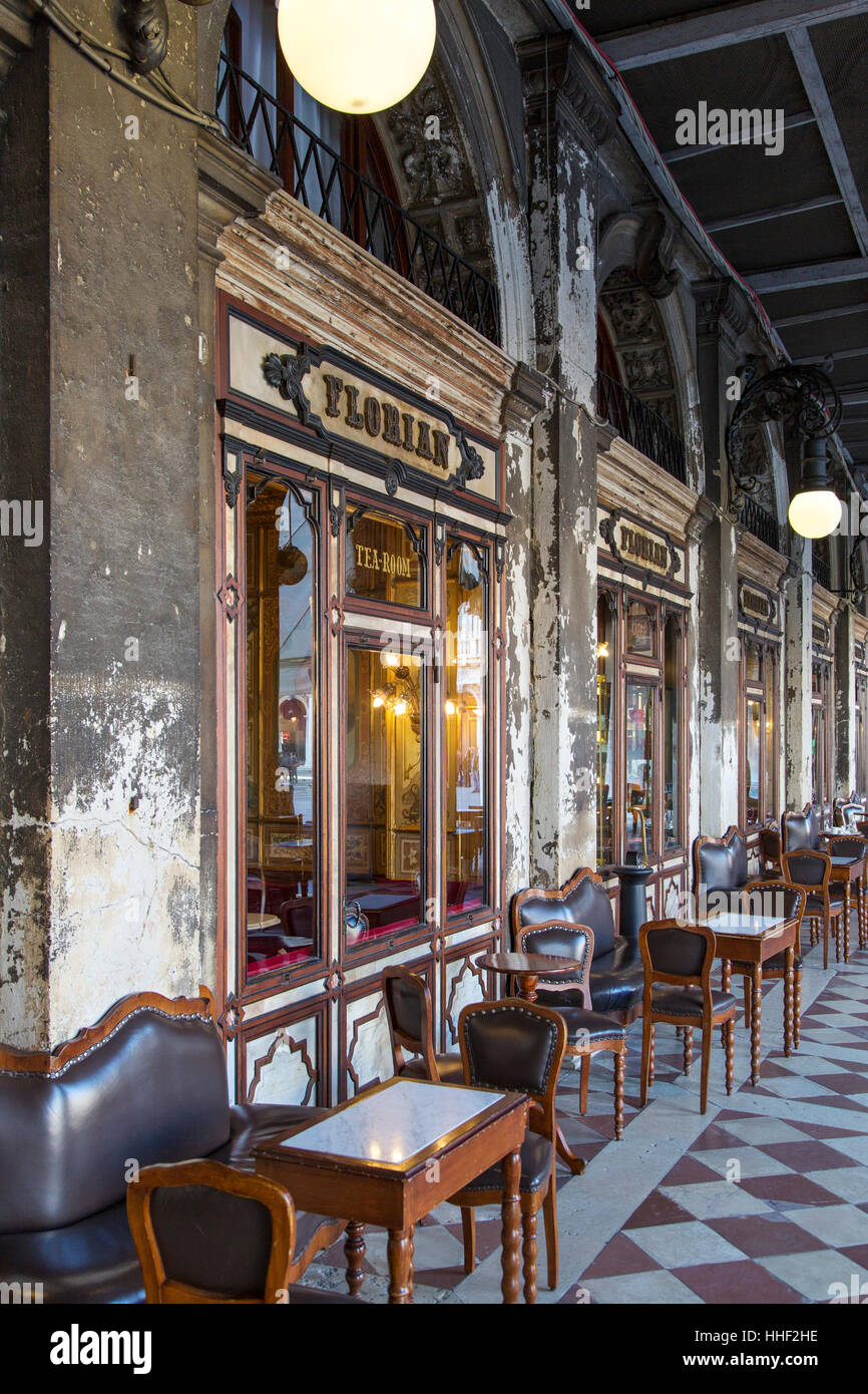 Caffe Florian (b. 1720), il più antico caffè del mondo, Piazza San Marco, Venezia, Veneto, Italia Foto Stock