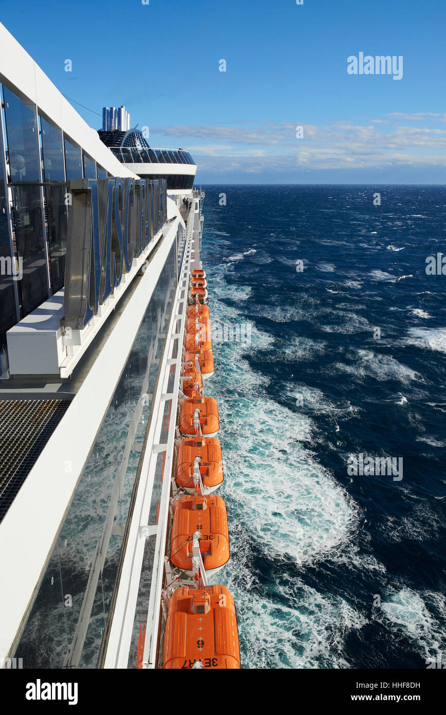 Una vista presa a bordo nave da crociera MSC FANTASIA Foto Stock