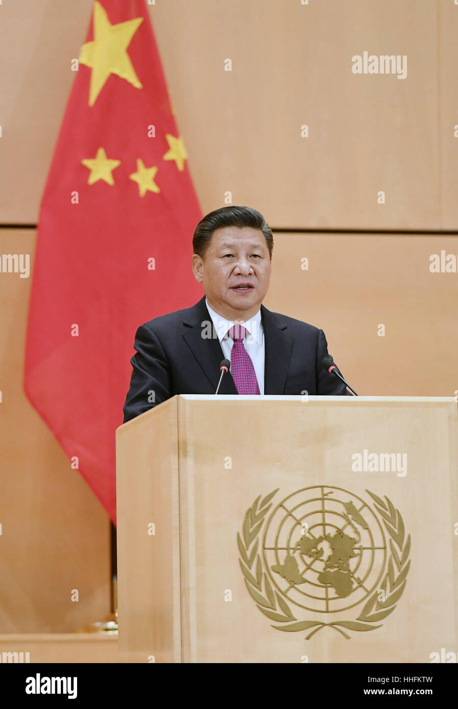 (170118) -- Ginevra, Gennaio 18, 2017 (Xinhua) -- Il presidente cinese Xi Jinping offre un discorso presso l Ufficio delle Nazioni Unite a Ginevra, Svizzera, Gennaio 18, 2017. (Xinhua/Rao Aimin) (wyo) Foto Stock