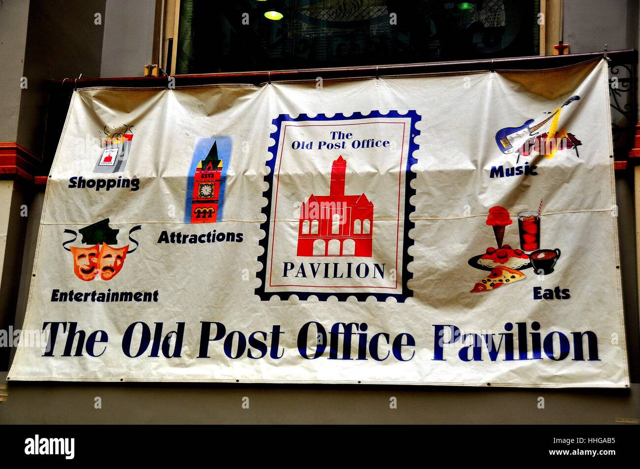 Washington, DC - Aprl 11, 2014: un banner pubblicitari le attrazioni a Nancy Hanks Old Post Office Pavilion, ora un nuovo di zecca Trump Hotel * Foto Stock