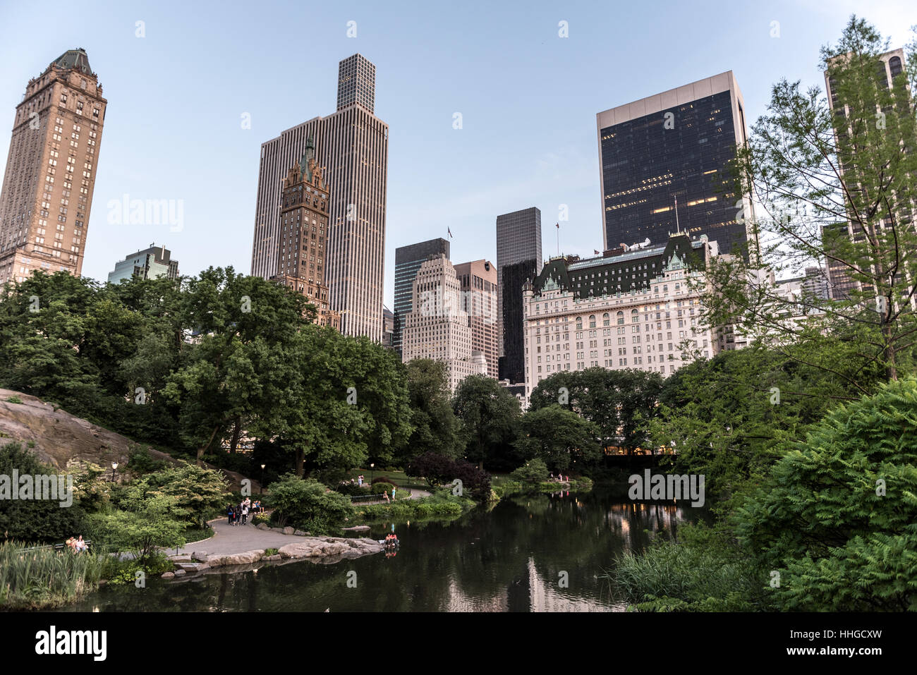 Una vista di edifici di Manhattan dal Central Park di New York City Foto Stock