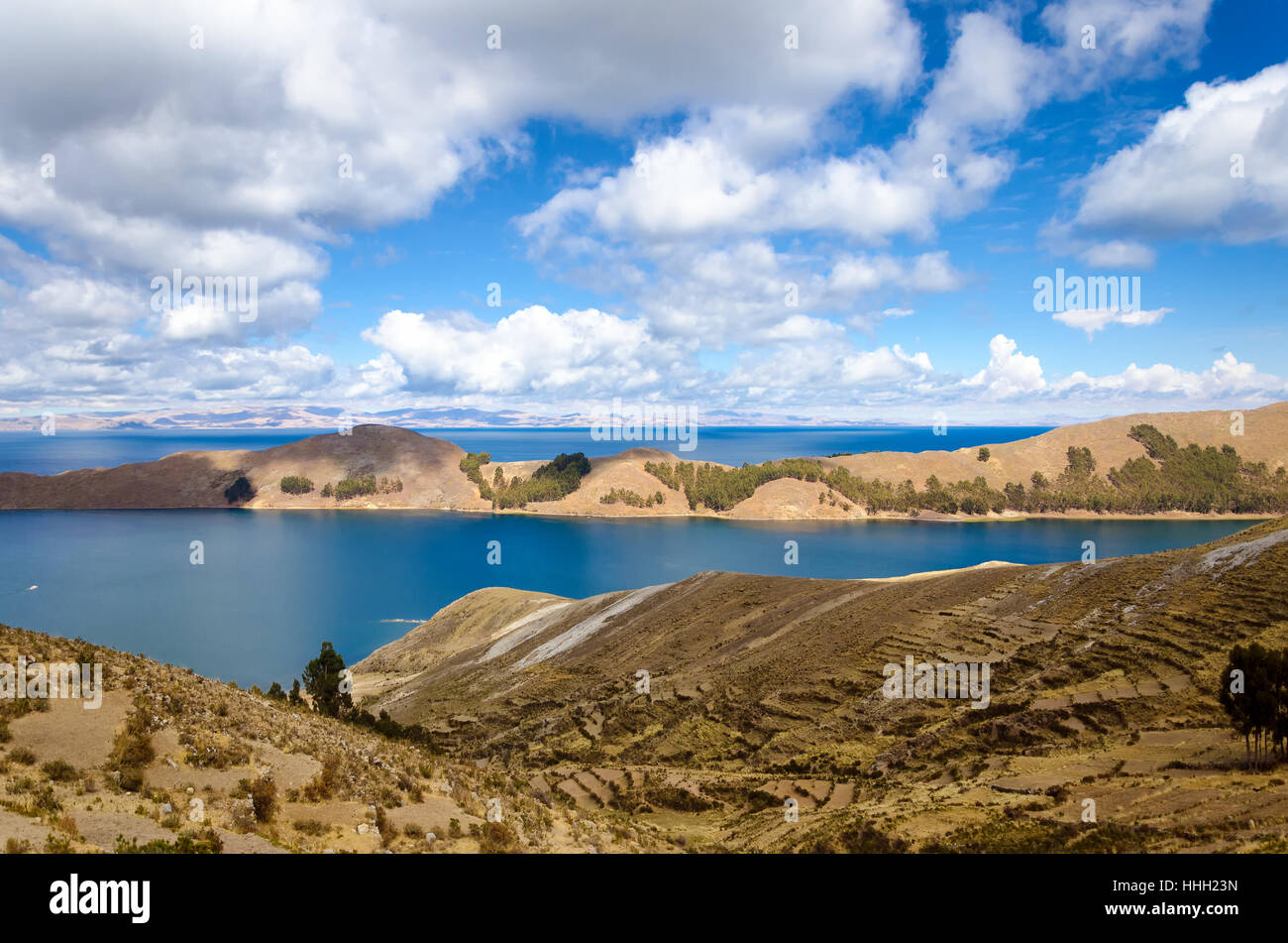 Bellissima vista del paesaggio dell'isola del sole e del lago Titicaca in Bolivia Foto Stock