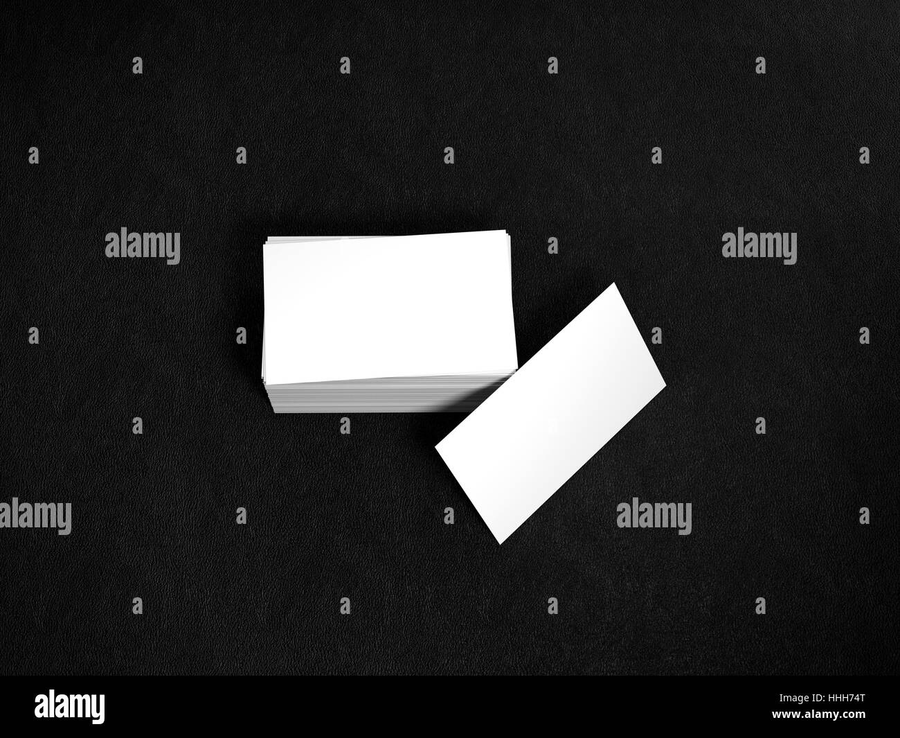 Pila di bianco le carte aziendali. Namecards mockup modello sulla pelle nera dello sfondo. Il rendering 3D Foto Stock