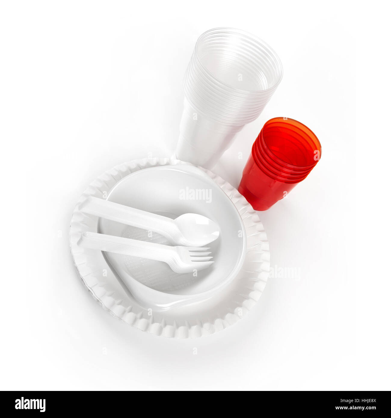 Monouso stoviglie di plastica isolati su sfondo bianco Foto Stock