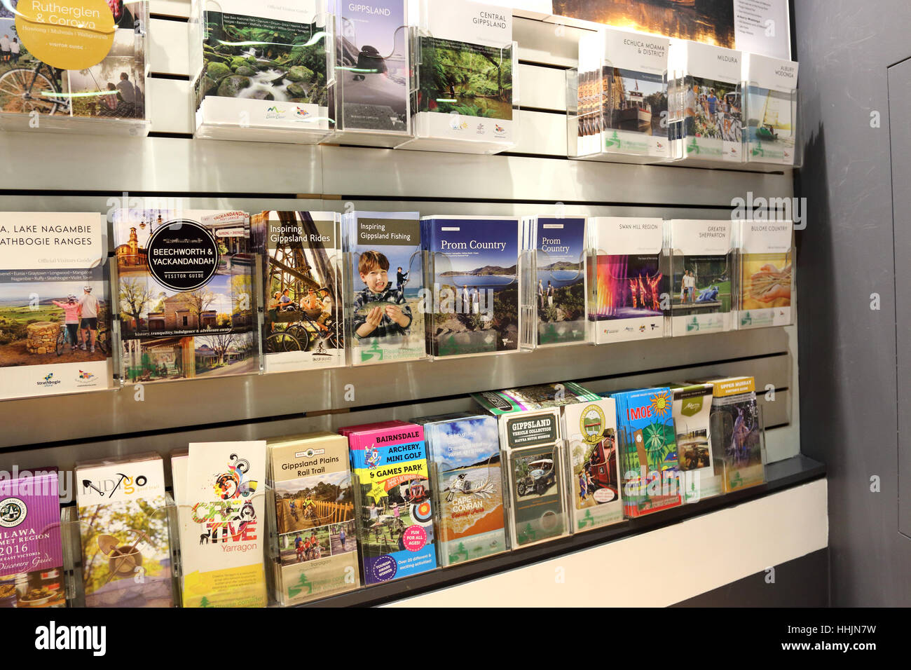 Brochure e volantini su Melbourne e Victoria a Melbourne in information center Foto Stock
