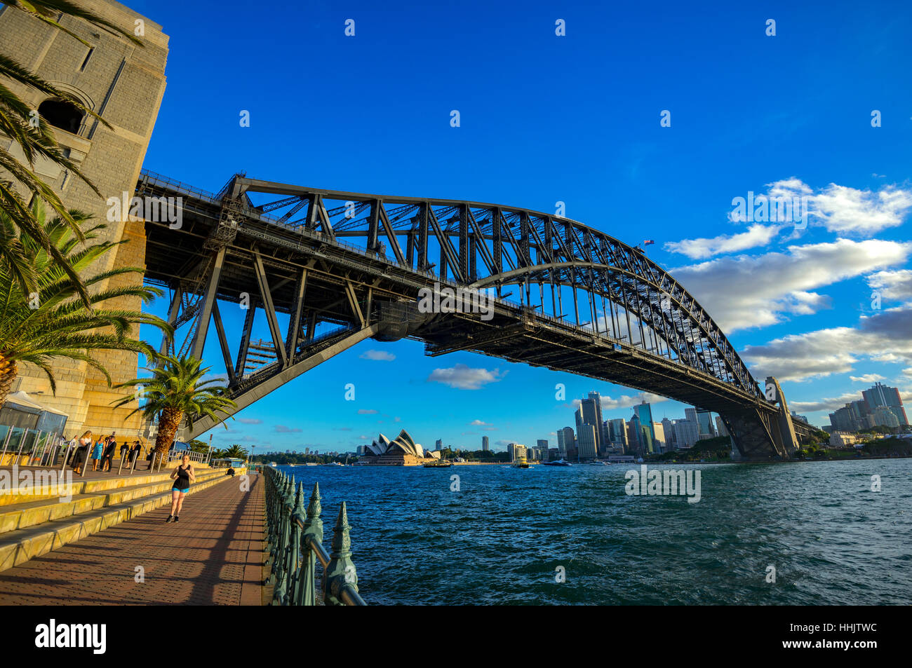Il Sydney Harbour Bridge e la Opera House di Sydney, Australia. Foto Stock