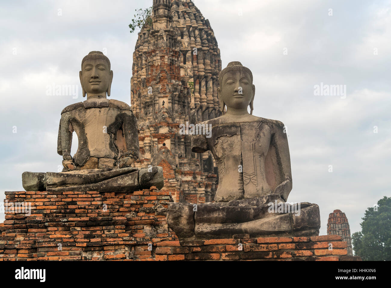 Tempio buddista Wat Chaiwatthanaram, al parco storico di Ayutthaya, Thailandia, Asia Foto Stock