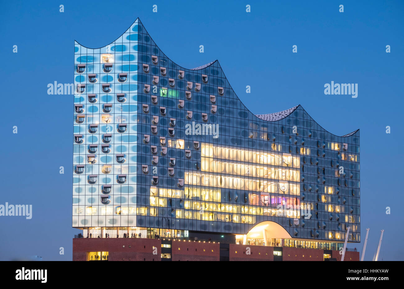 Elbphilharmonie di Amburgo, Germania; vista della nuova Elbphilharmonie opera house di Amburgo, Germania. Foto Stock