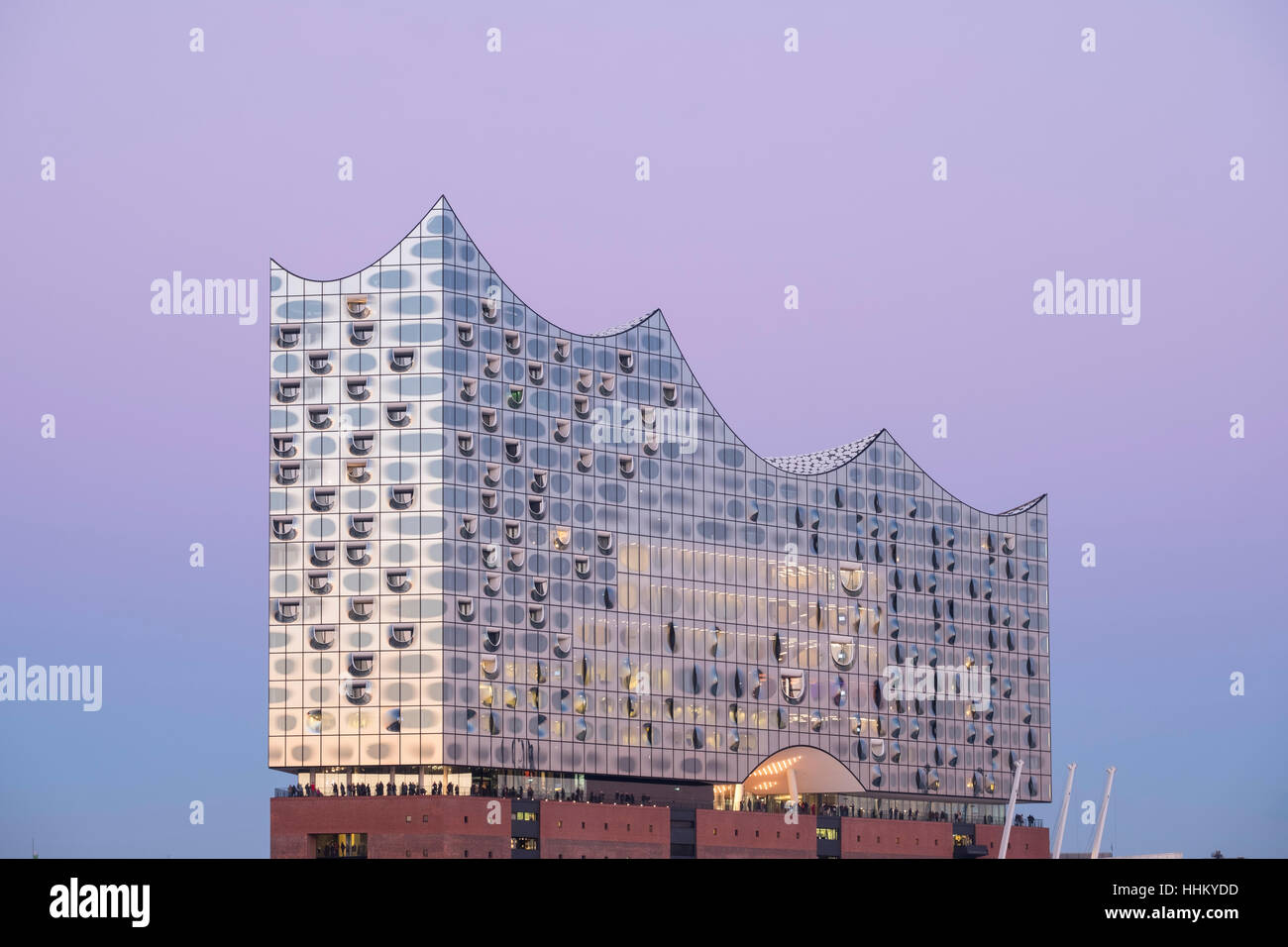 Elbphilharmonie di Amburgo, Germania; vista della nuova Elbphilharmonie opera house di Amburgo, Germania. Foto Stock