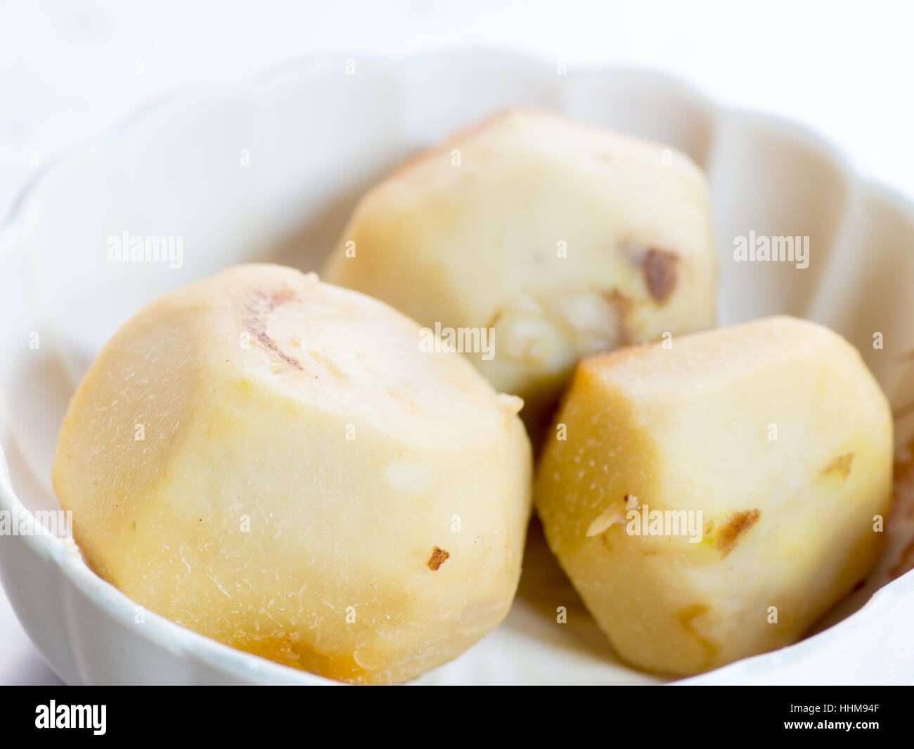 La cucina giapponese, bollito giapponese Taro patate nel recipiente Foto Stock