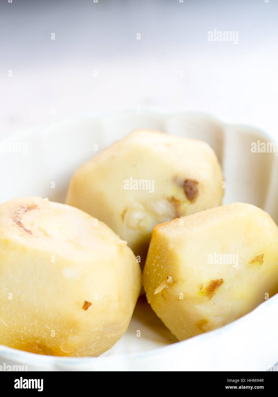 La cucina giapponese, bollito giapponese Taro patate nel recipiente Foto Stock