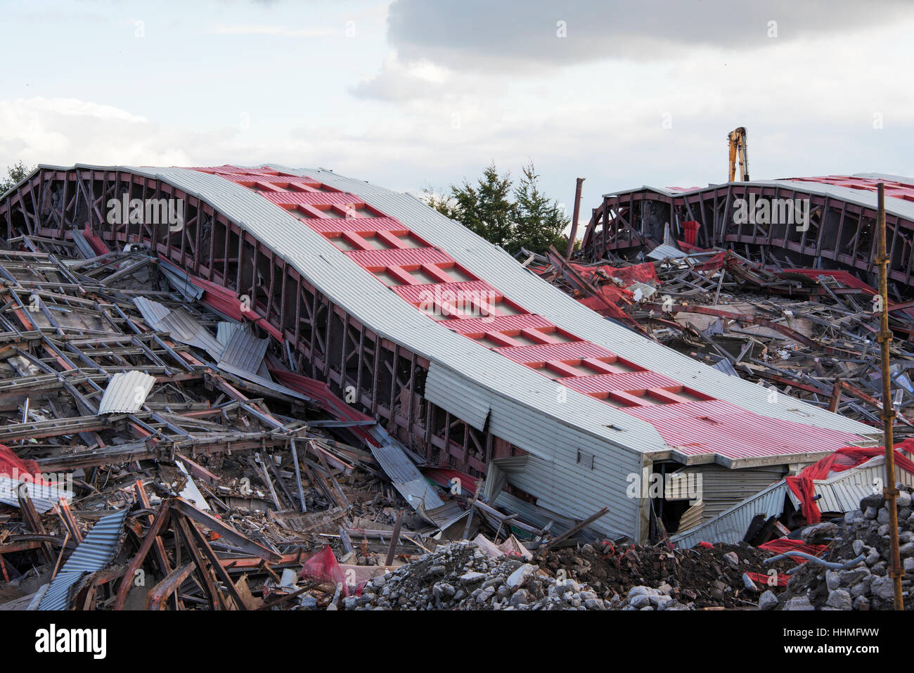 Red Road Appartamenti a Glasgow a seguito di una non del tutto riuscito demolizione. Foto Stock