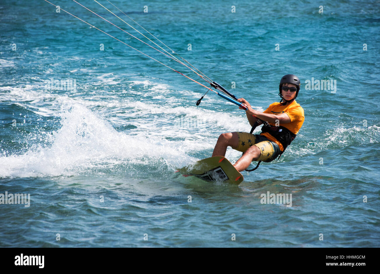 Wind surfer a Prasonisi del sud di Rodi isola greca. Foto Stock
