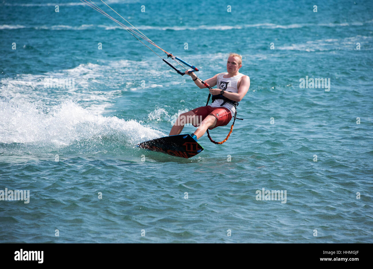 Wind surfer a Prasonisi del sud di Rodi isola greca. Foto Stock