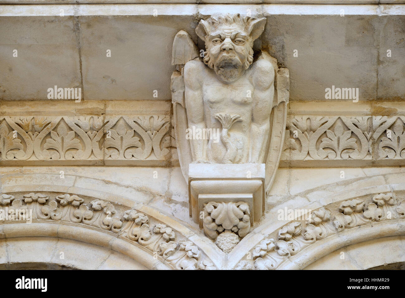 Scolpiti Elf-Like Monster, staffa di marmo o Gargoyle figura Chateau de la Buzine (de Pagnol) Marseille Foto Stock